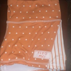Fleo MC orange with white polka dots